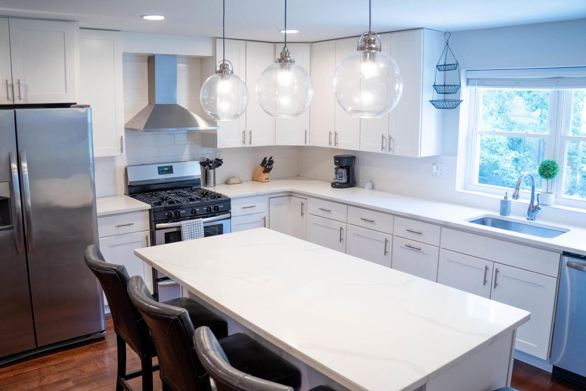 Stylish 3br W Pool Table & Garage Holiday home *