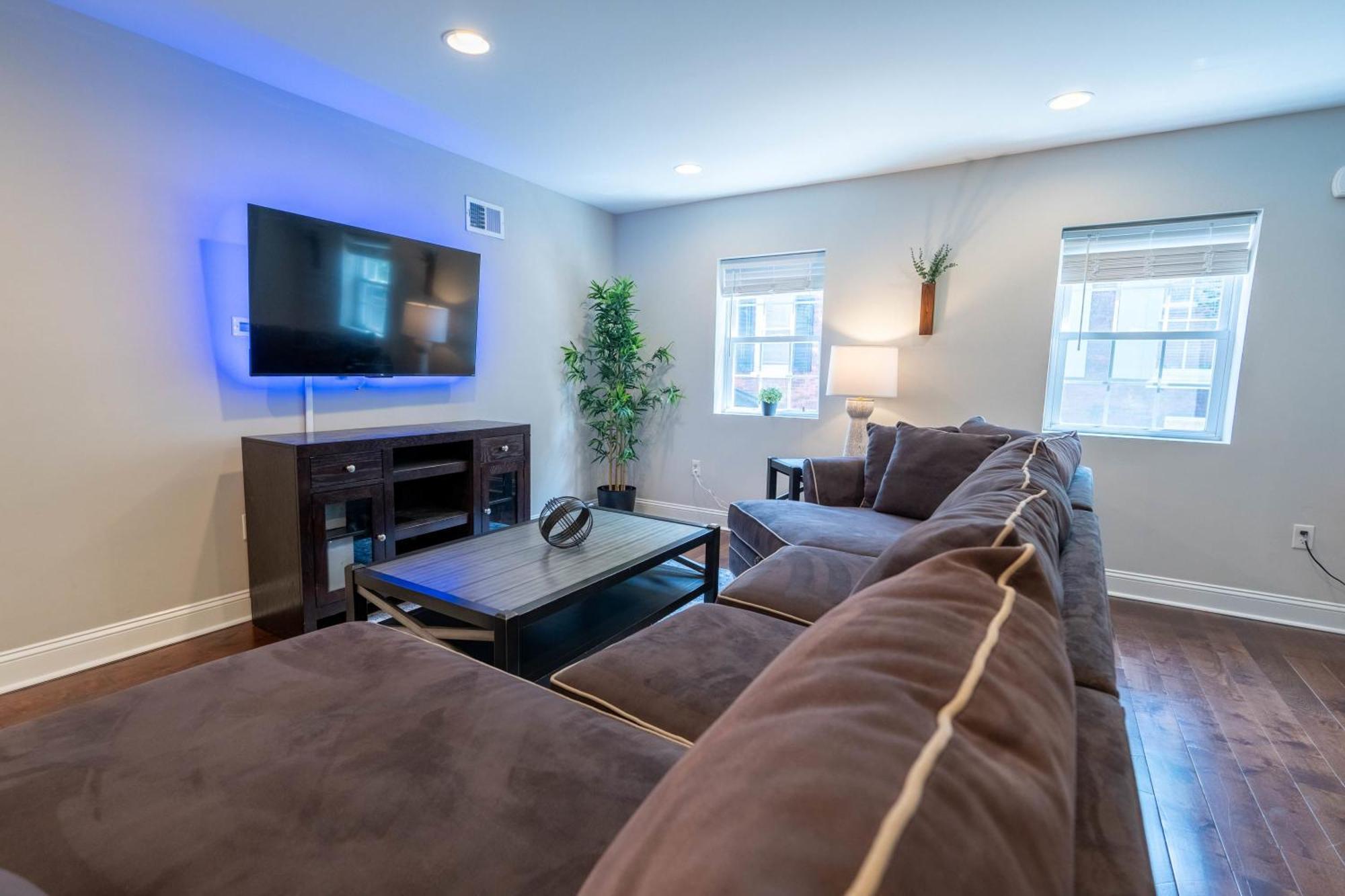 Holiday home Stylish 3br W Pool Table & Garage Philadelphia