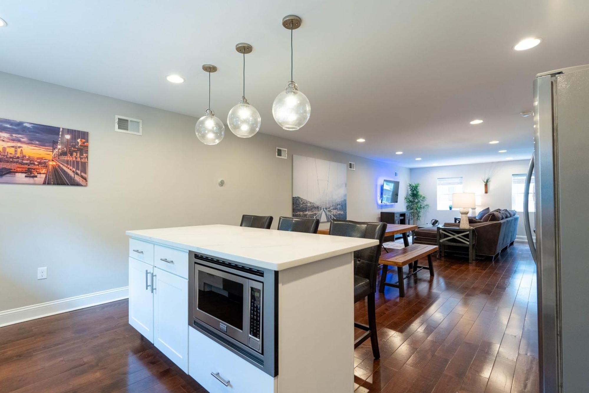 Stylish 3br W Pool Table & Garage * Philadelphia