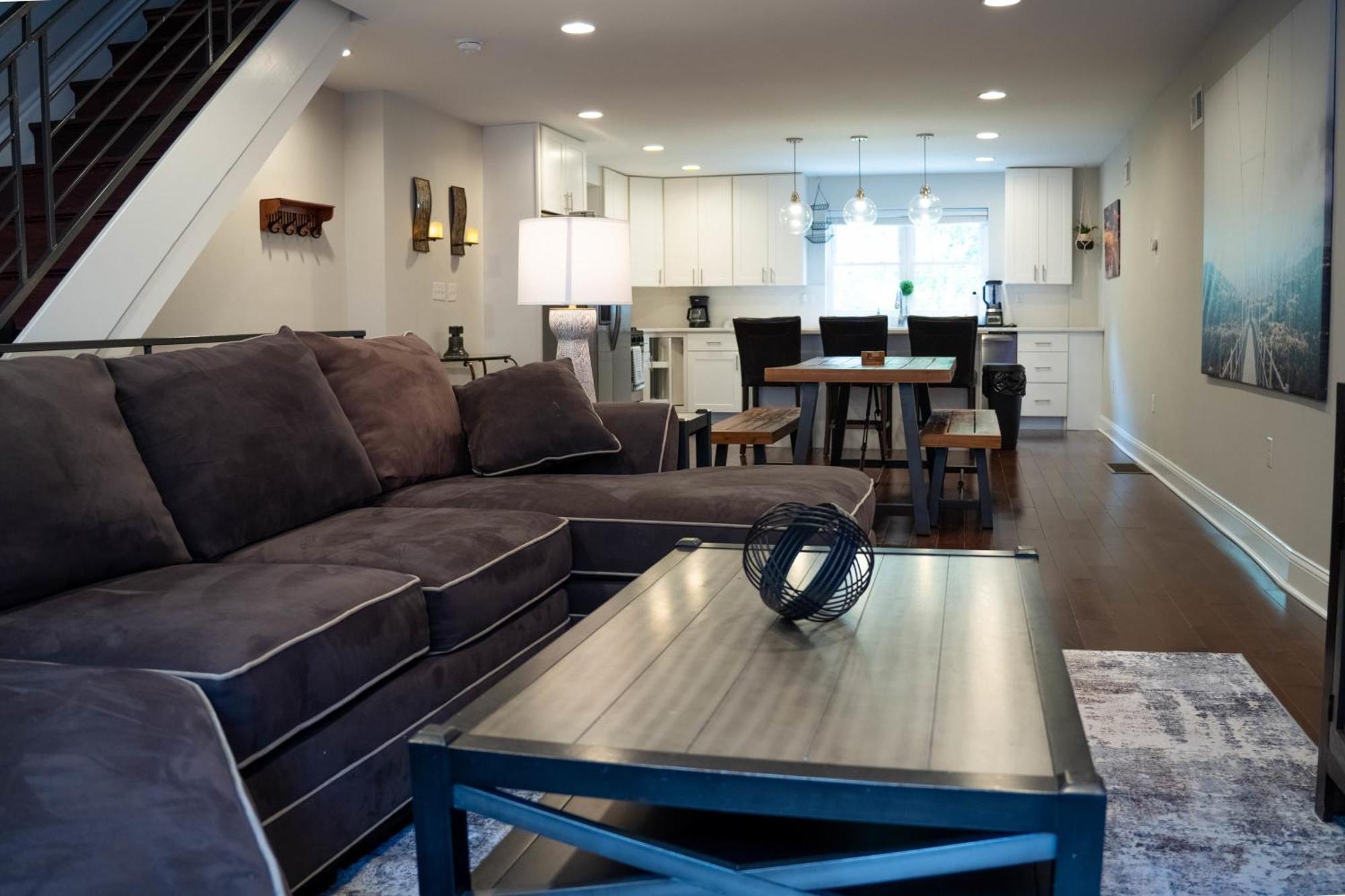 Stylish 3br W Pool Table & Garage Holiday home *