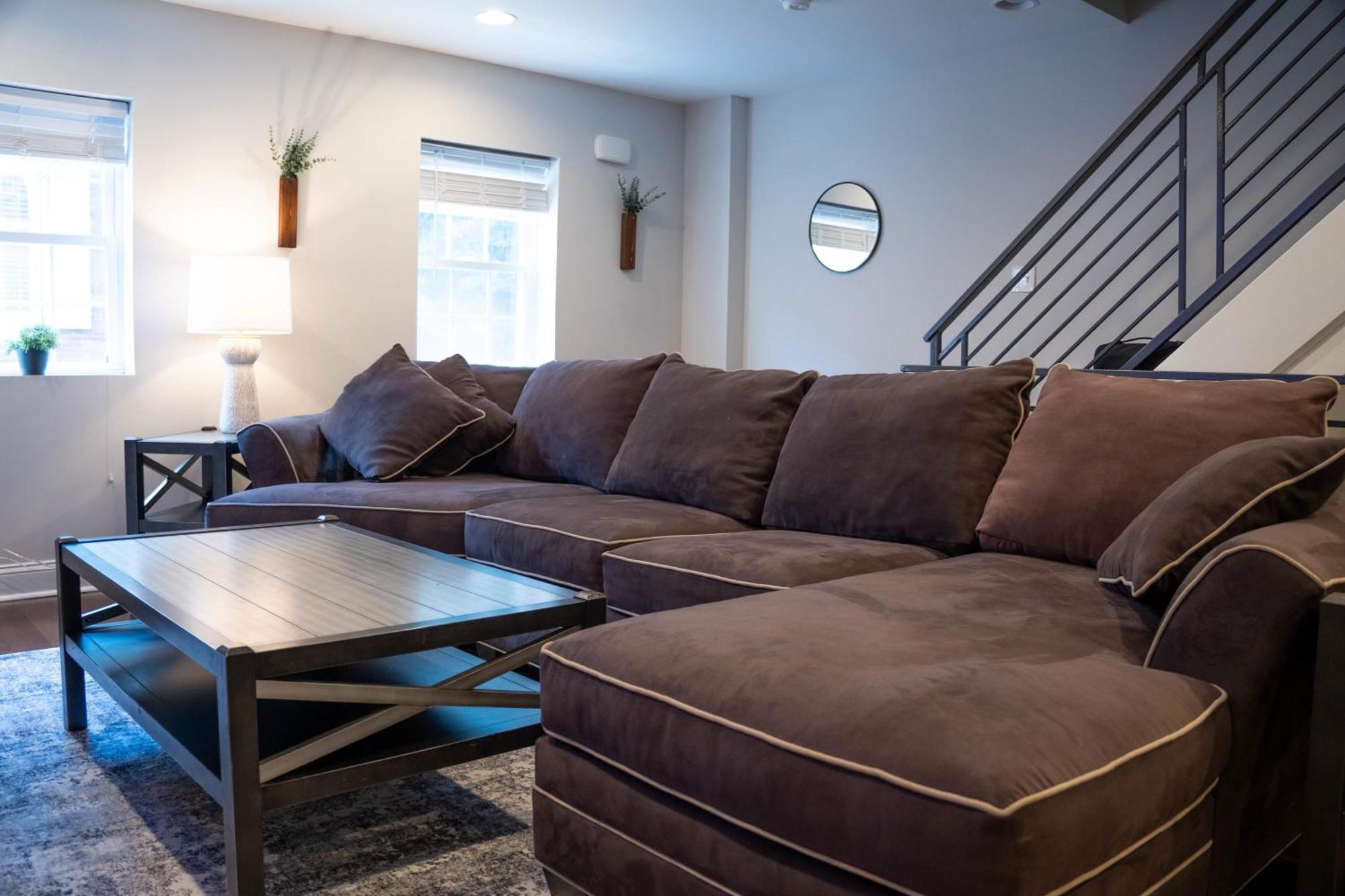 Stylish 3br W Pool Table & Garage Philadelphia